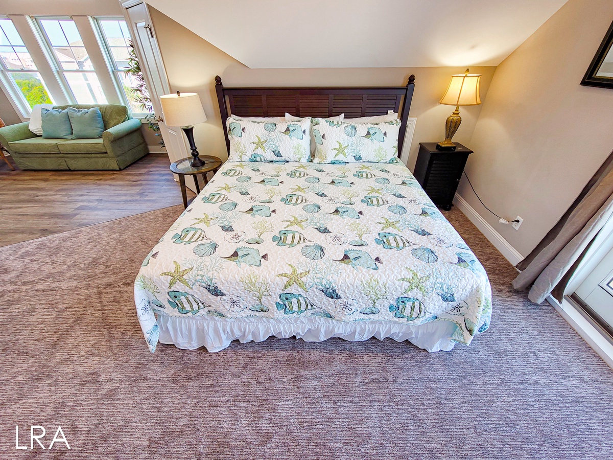 King Bedroom-014