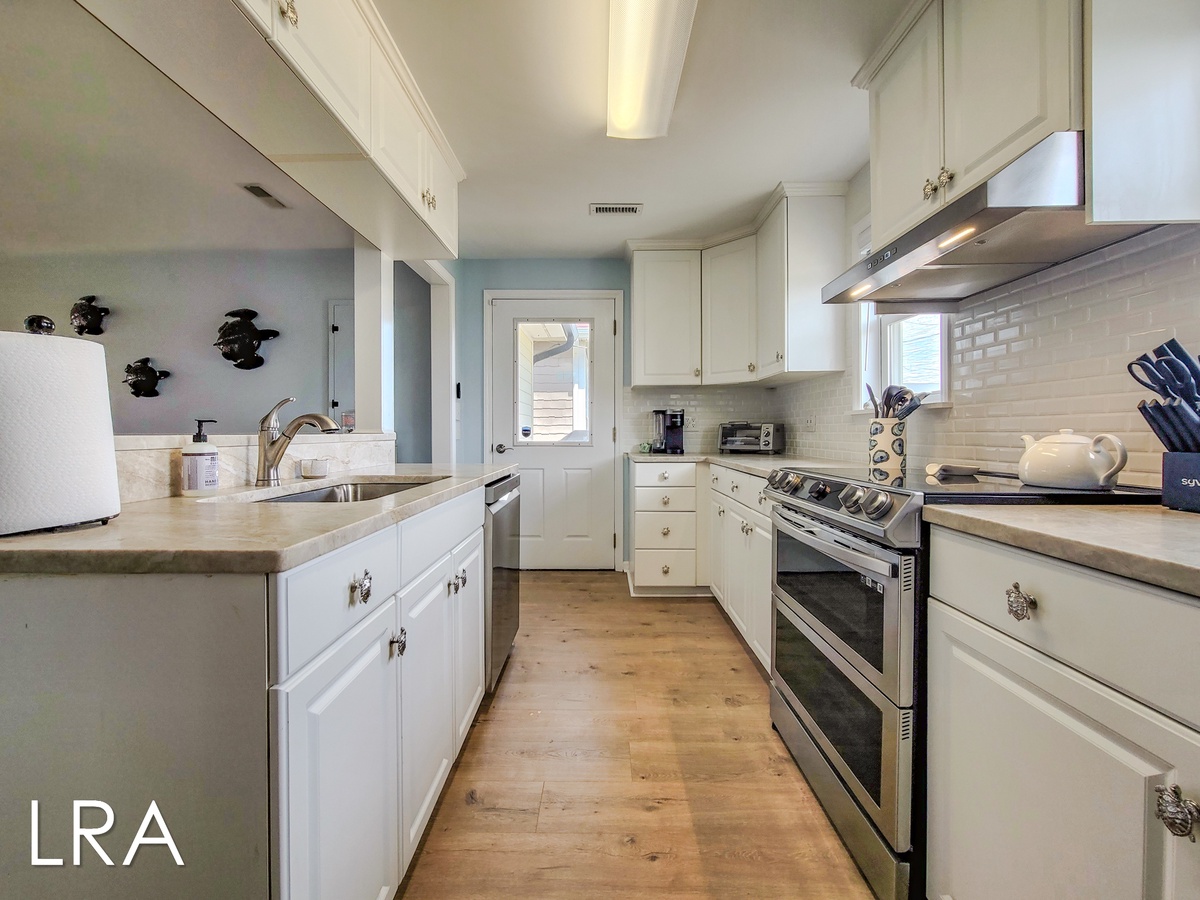 1003 Channel Blvd (Tied Dyed [Int Ext Aerials]) - watermarked-13