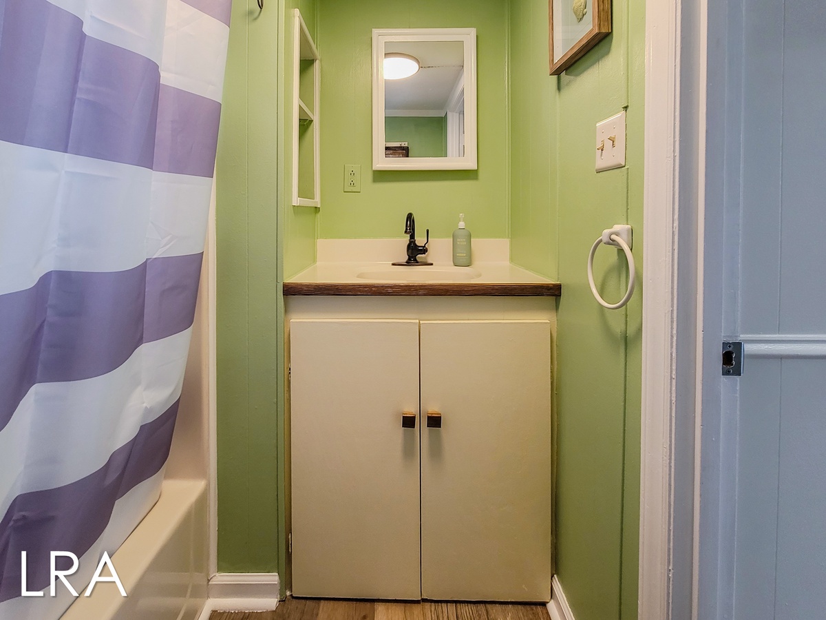 1005-A 1st St (The Cottage [Int Ext]) - watermarked-21