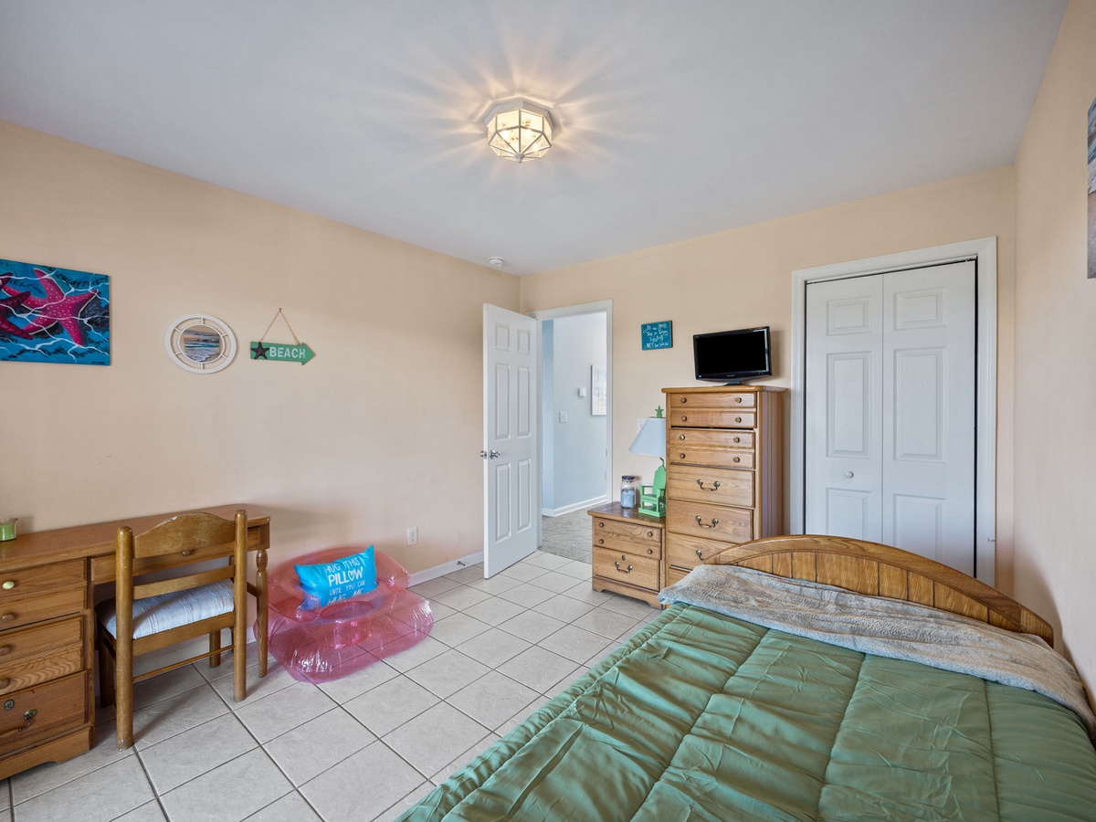 9-web-or-mls-3735 Island Dr. 13