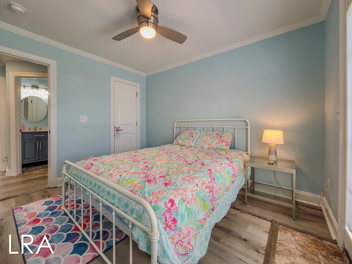 615-E N New River Dr (Coral Cabana [Int Ext Aerials]) - watermarked-11