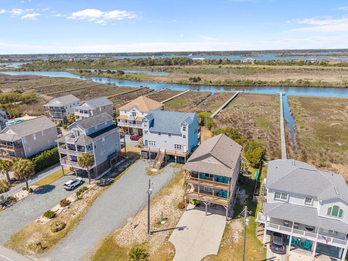 40-web-or-mls-3735 Island Dr. 100