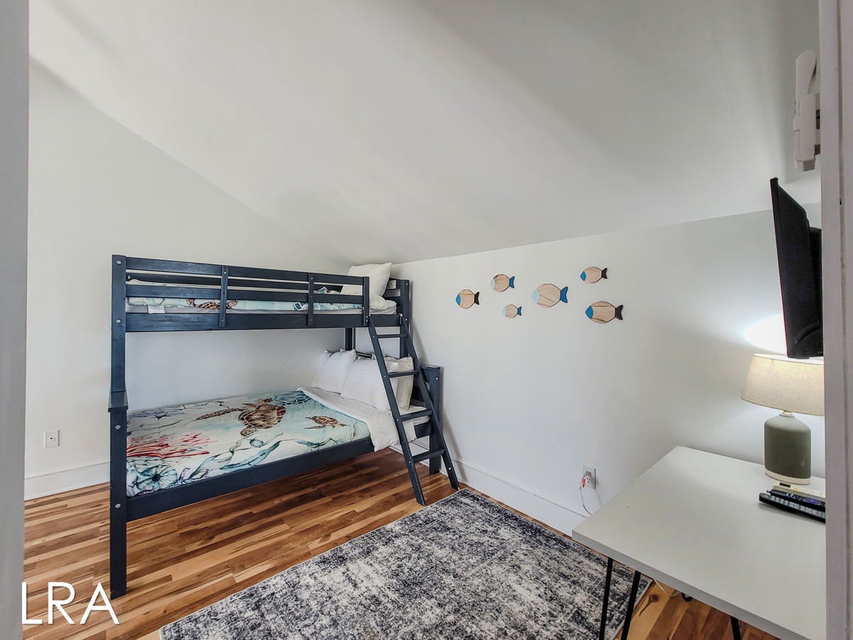 Twin Over Double Bunk Room-18