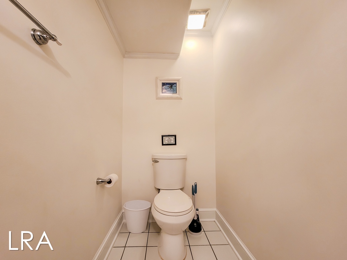 2717 S Shore Dr - Oceanside Manor (50)