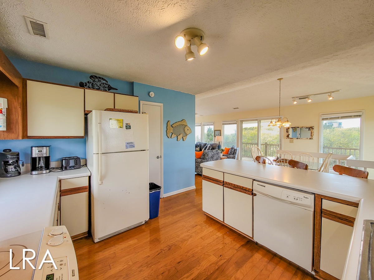 108 Loreen Dr (Double Vision [Int]) - watermarked-2