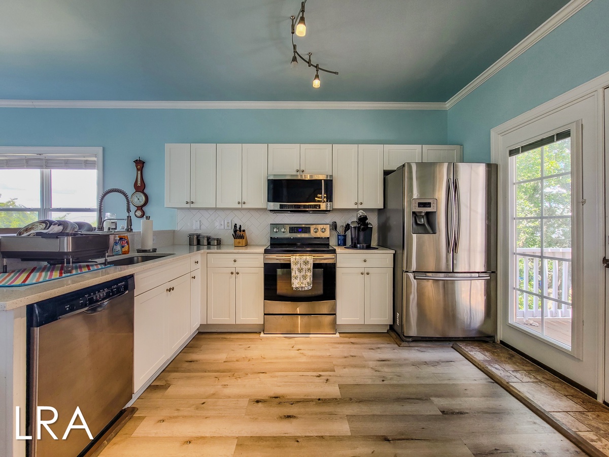 615-E N New River Dr (Coral Cabana [Int Ext Aerials]) - watermarked-24