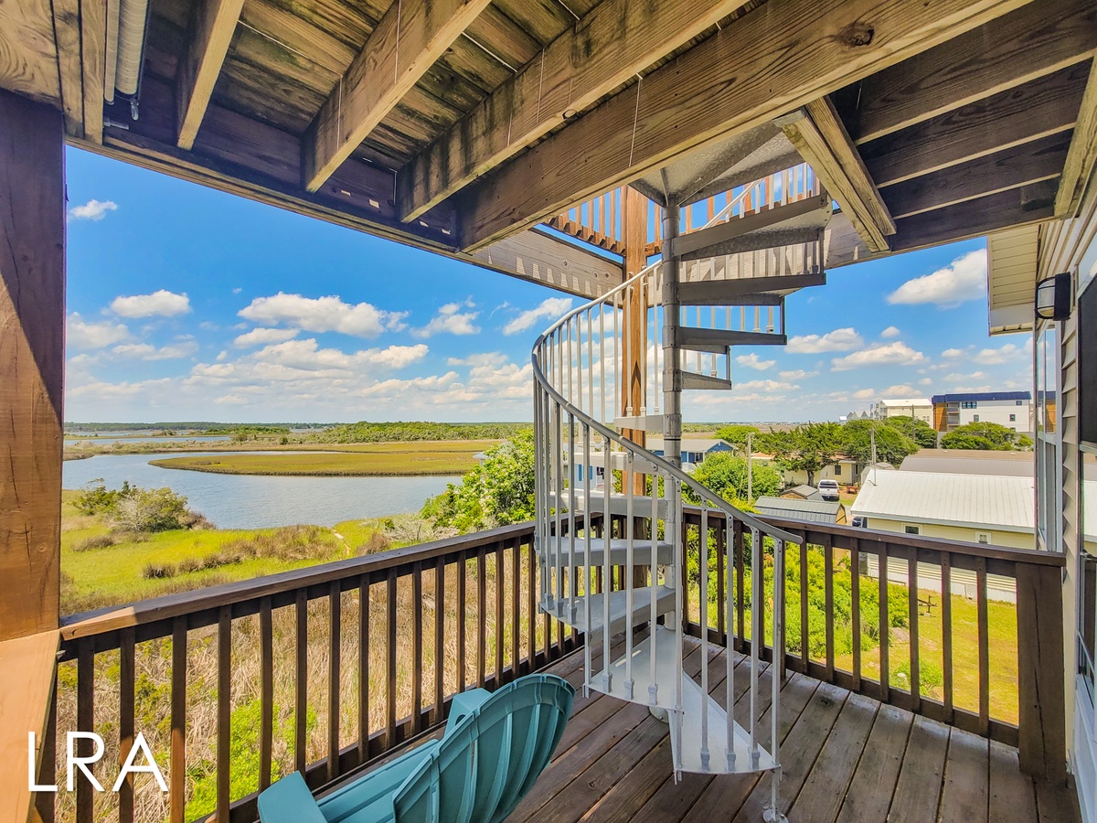 615-E N New River Dr (Coral Cabana [Int Ext Aerials]) - watermarked-3