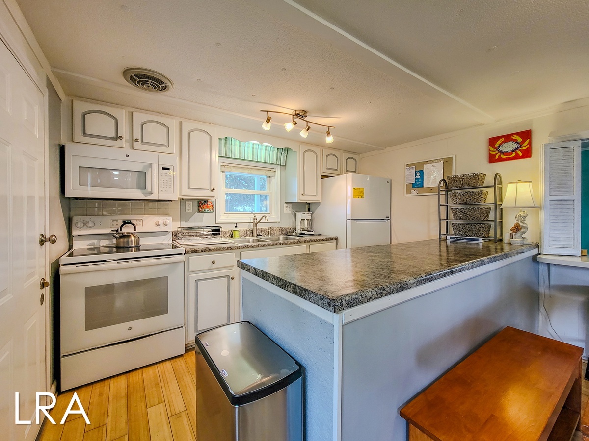 1005-A 1st St (The Cottage [Int Ext]) - watermarked-9