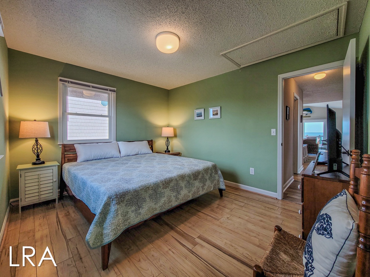 804 S Shore Dr (Beachy McBeach House [Int Ext Aerials]) - watermarked-19