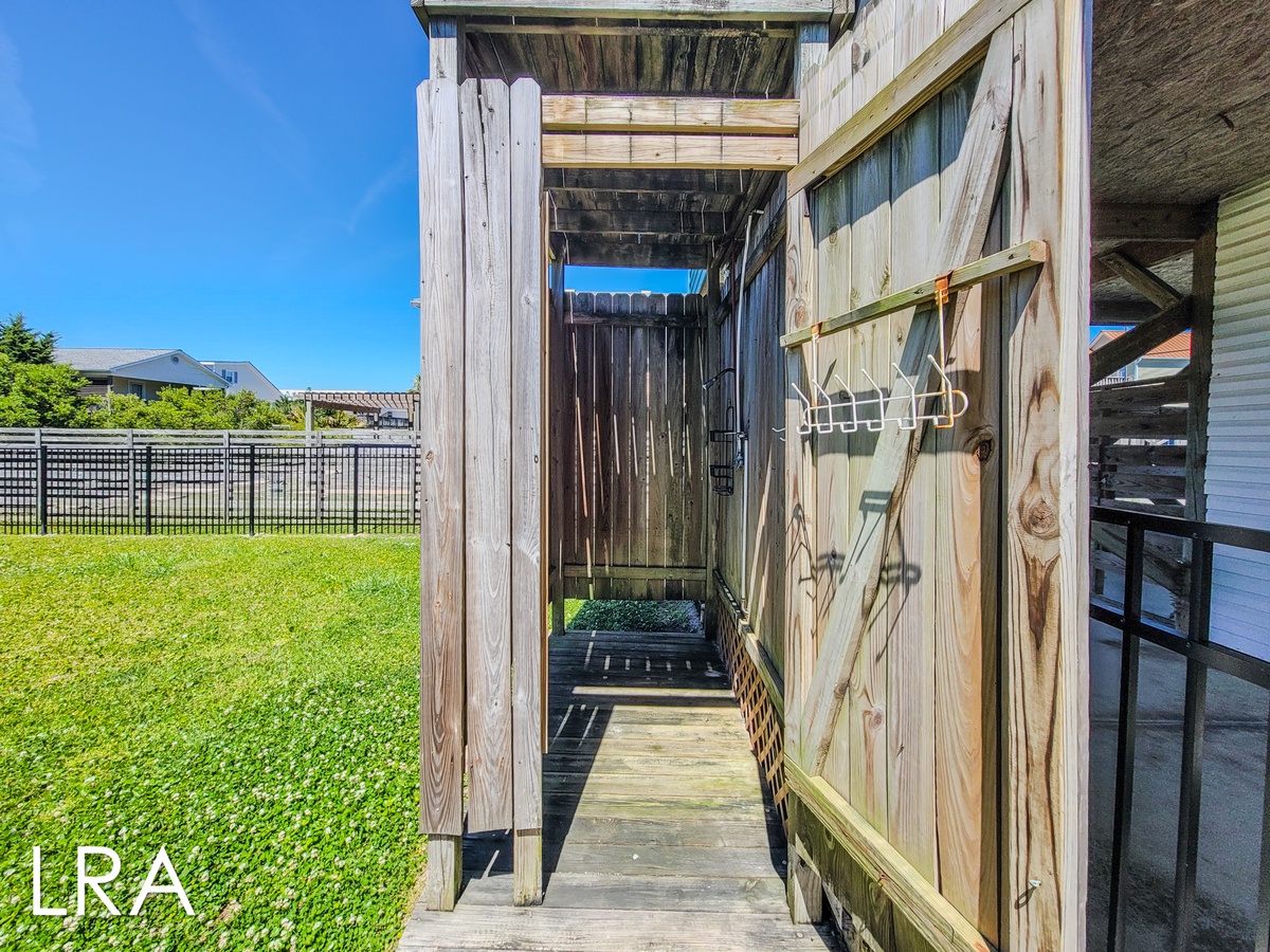 1109 N Topsail Rd (Knot A Worry [Ext - Fence]) - watermarked-4