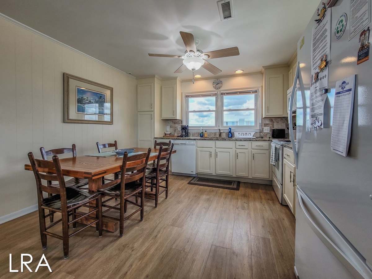 Kitchen/Dining room-29