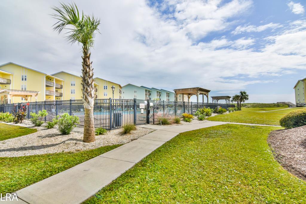 Pool & Path to Beach
