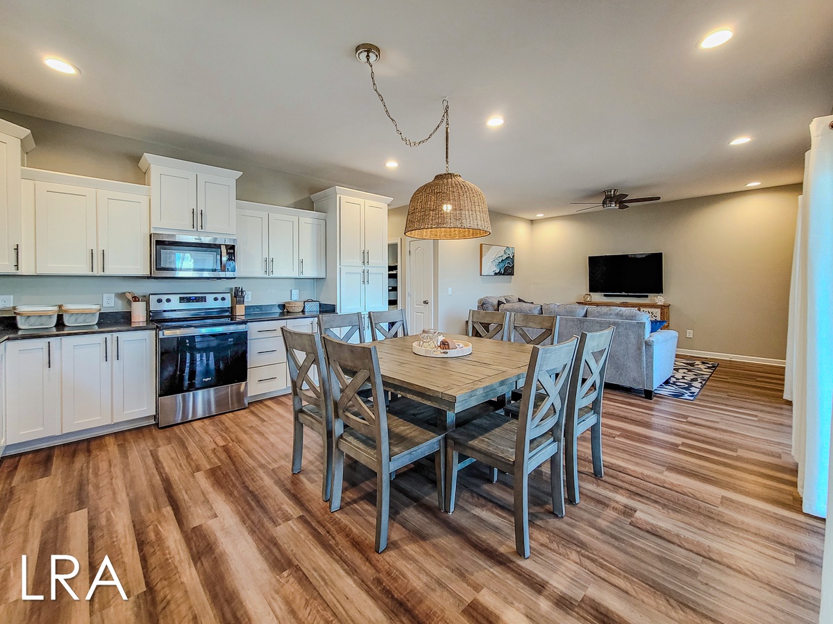 Kitchen/Dining Area