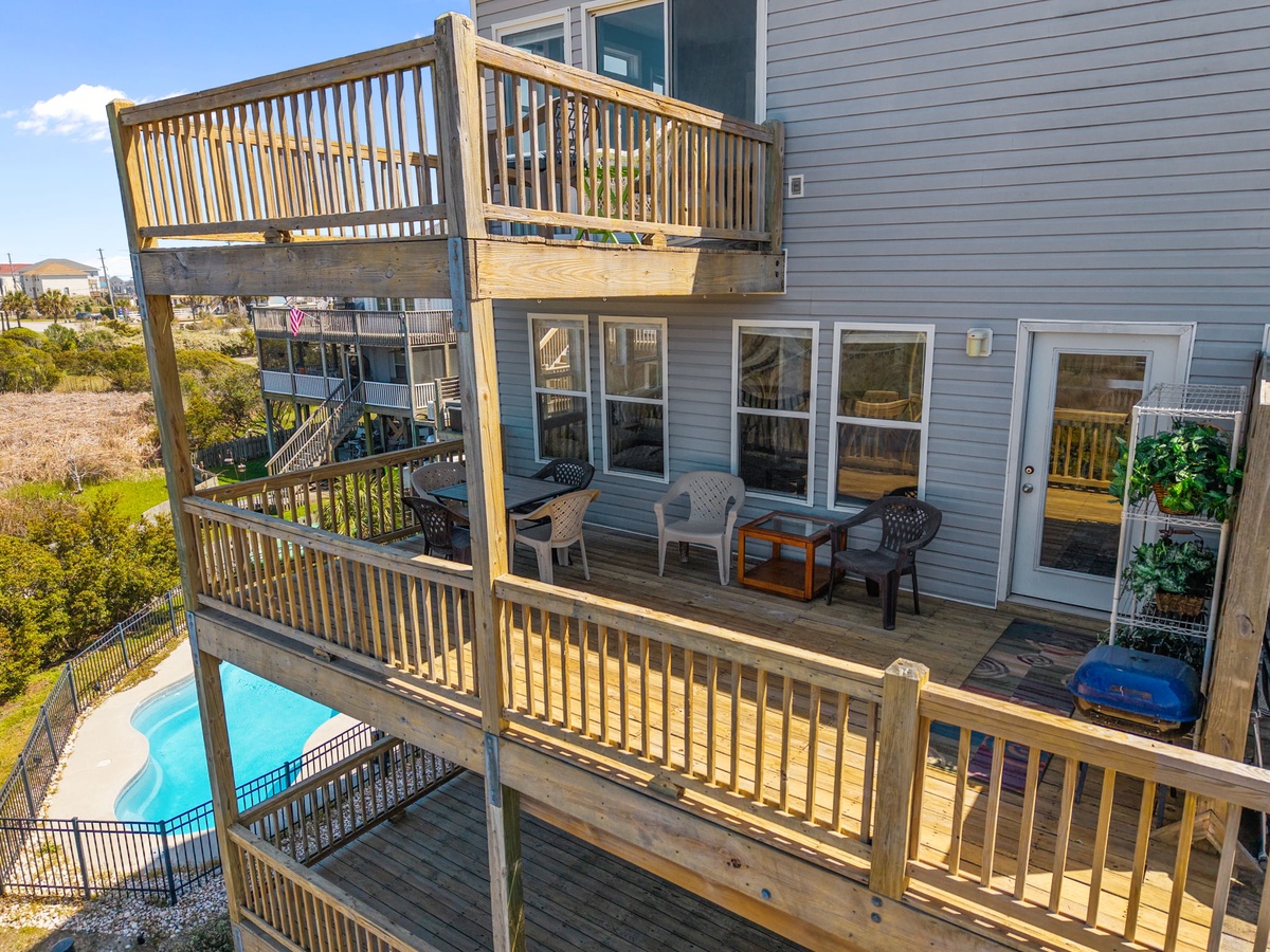 37-web-or-mls-3735 Island Dr. 97