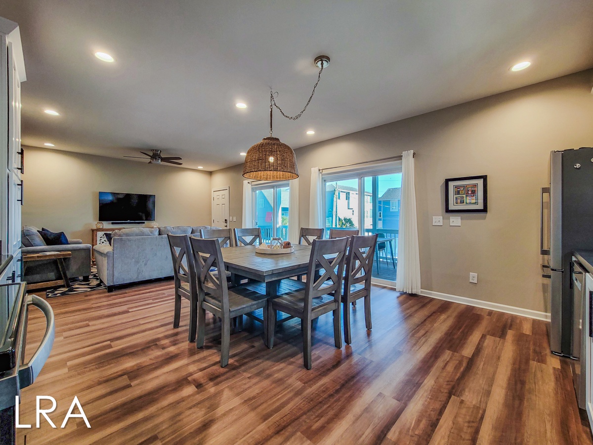 Kitchen/Dining Area