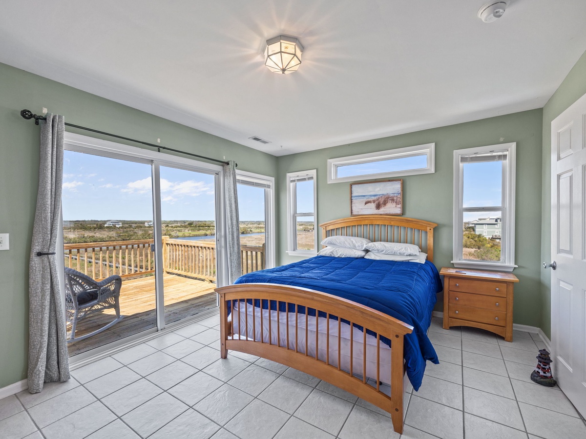 30-web-or-mls-3735 Island Dr. 78