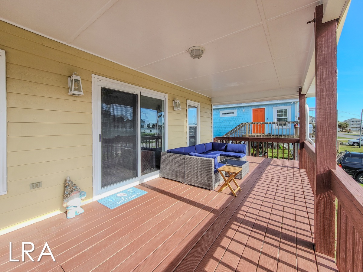 9010 9th St (Painkiller [Int Ext Aerial]) - watermarked-27