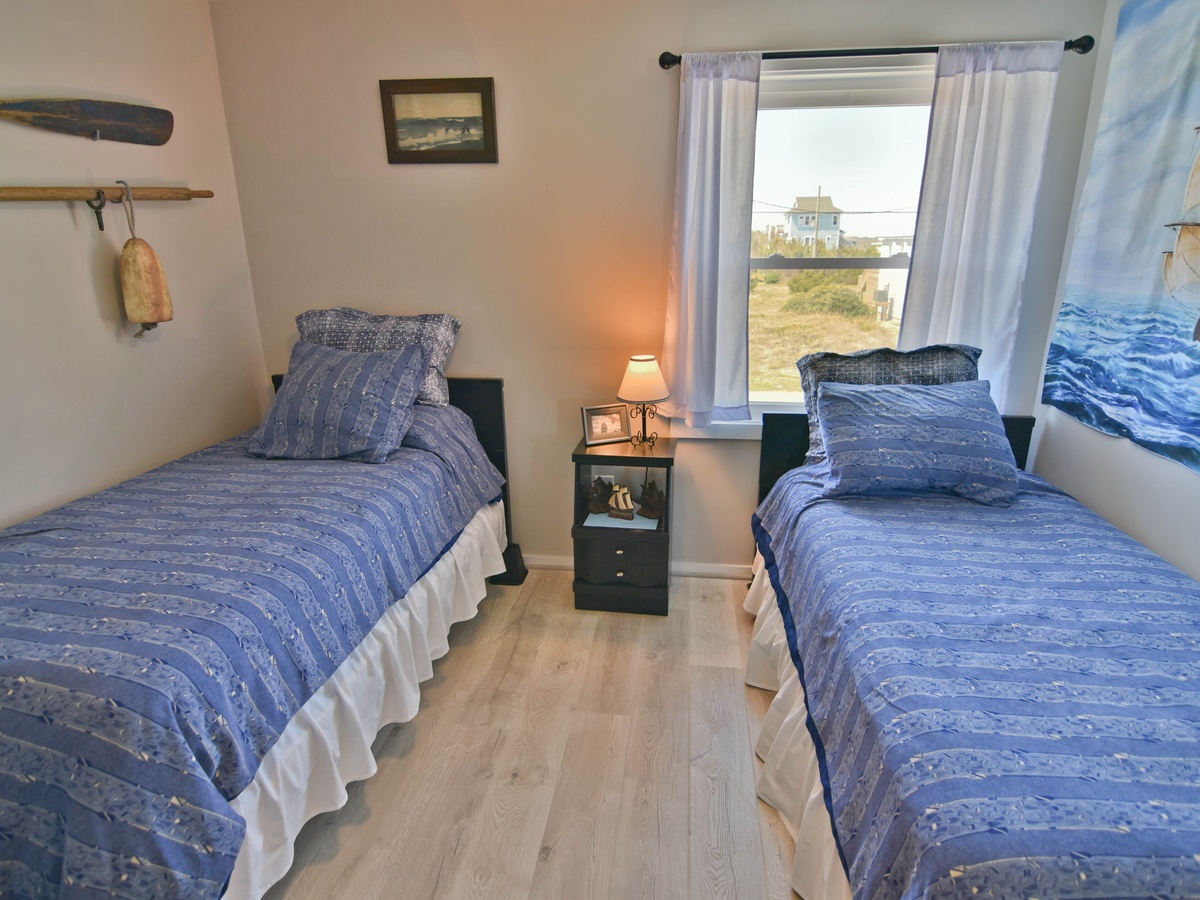 Twin Bedroom_0026