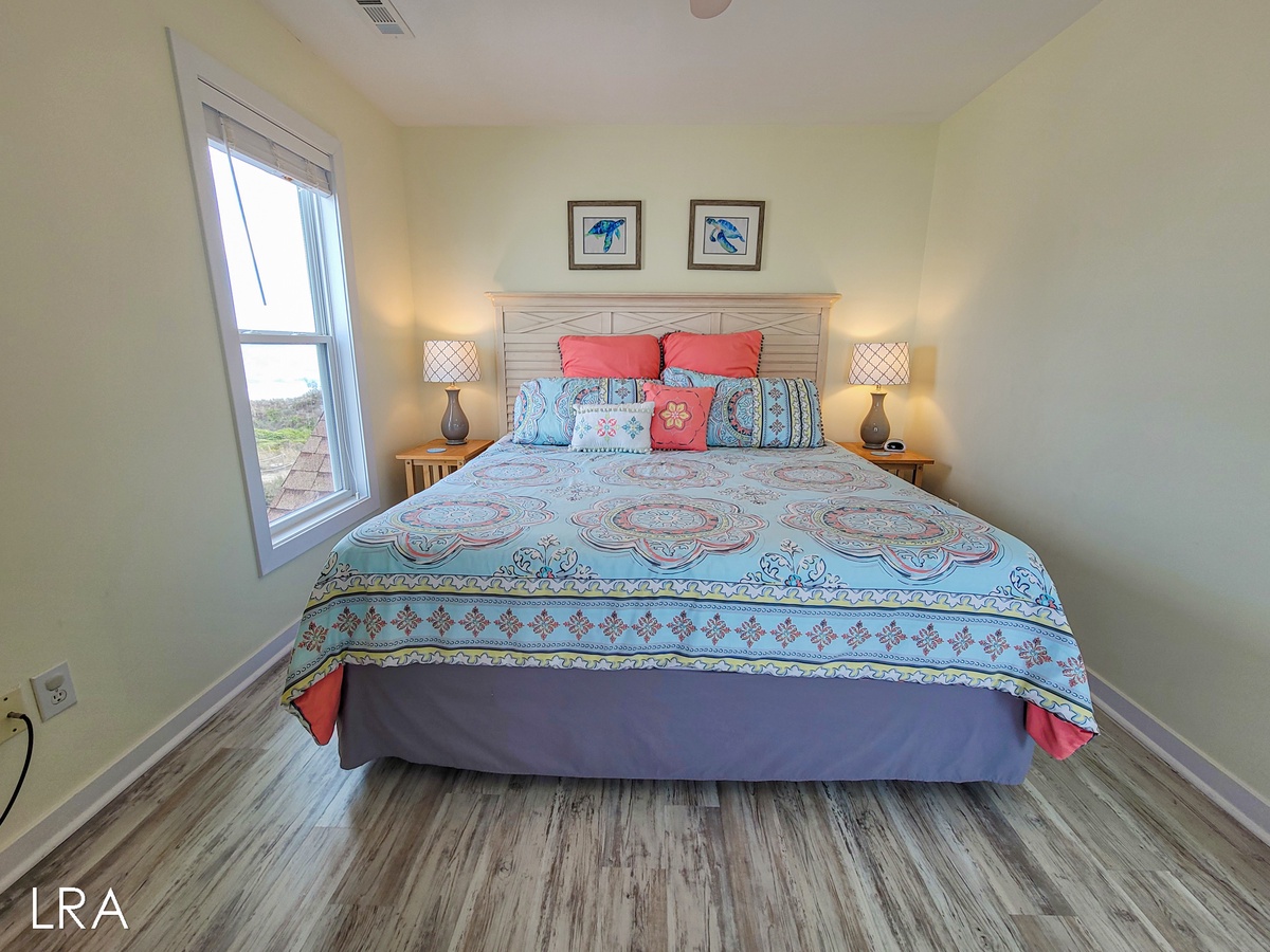 King Bedroom-27