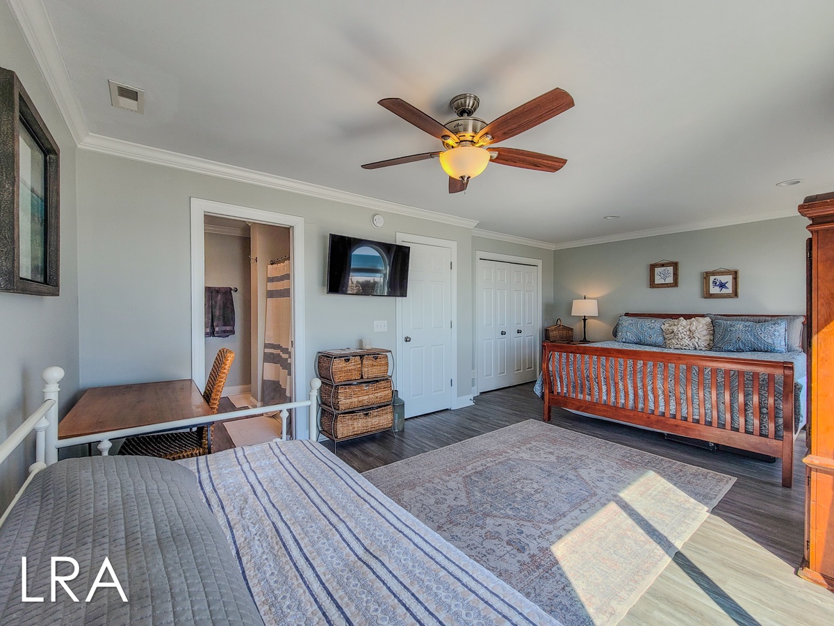 1743 New River Inlet Rd (Good Day Sunshine [Int]) - watermarked-08