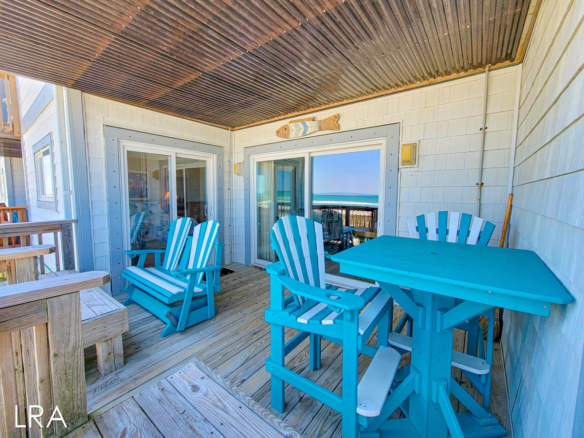 Covered Oceanfront Deck - 29
