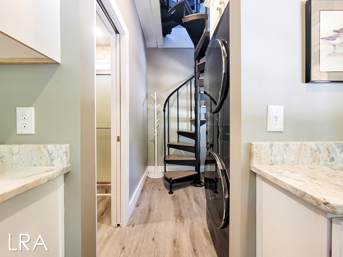 Laundry Room -11