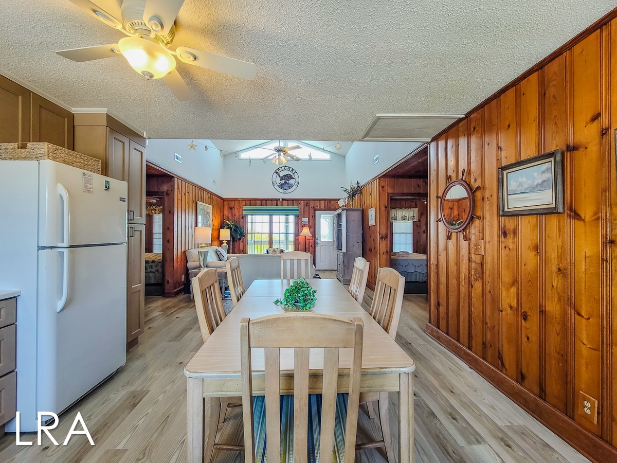 1003 Ocean Blvd (Four By The Shore [Int Refr]) - watermarked (5)
