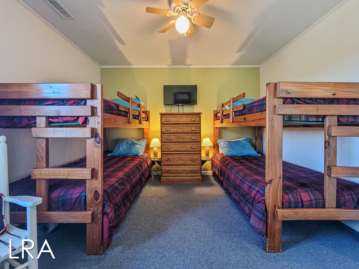 Twin Bunkbeds - 16
