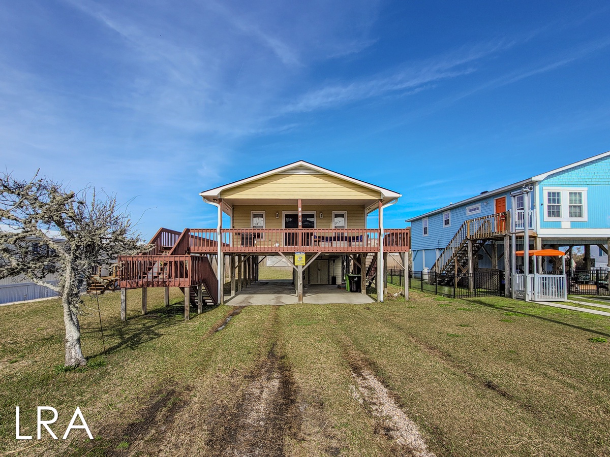 9010 9th St (Painkiller [Int Ext Aerial]) - watermarked-32