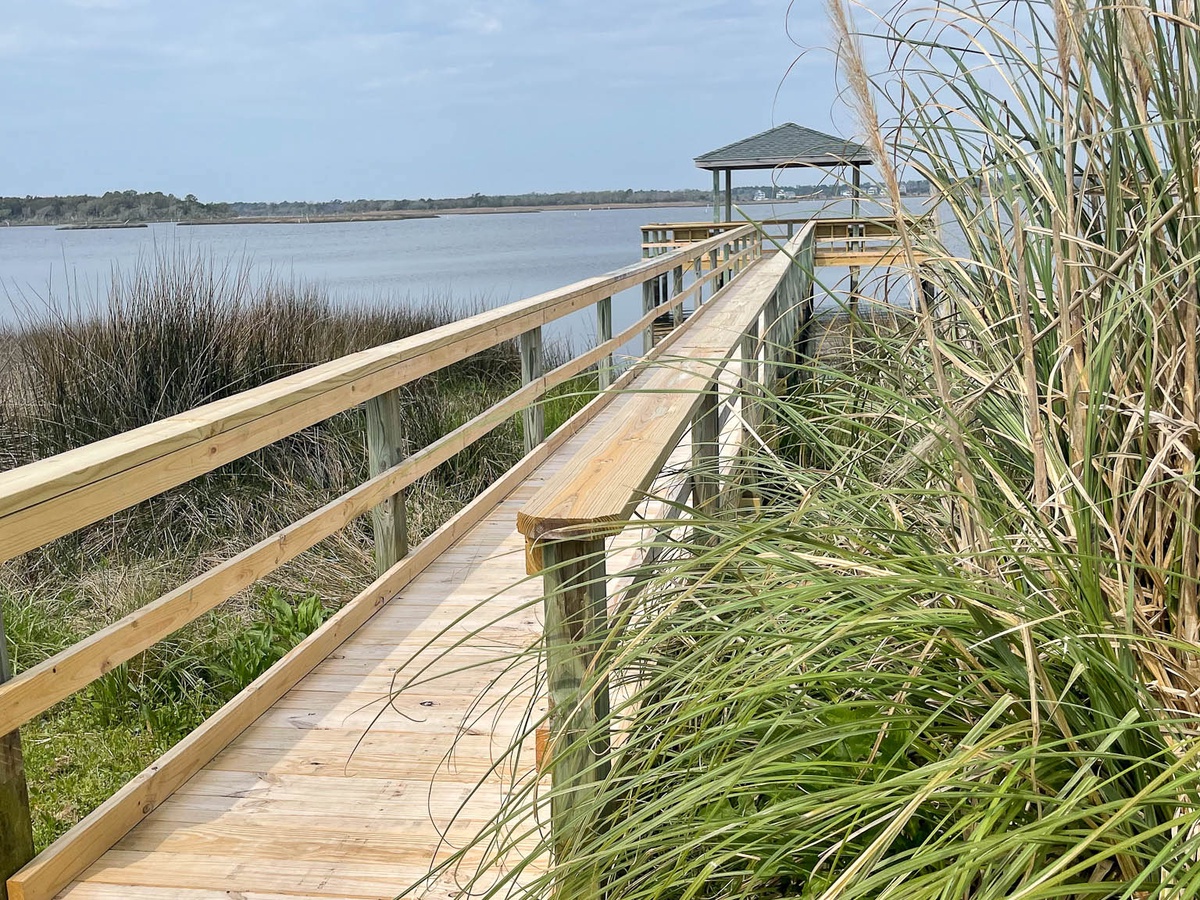 39. Makin Waves - 37 Bermuda Landing