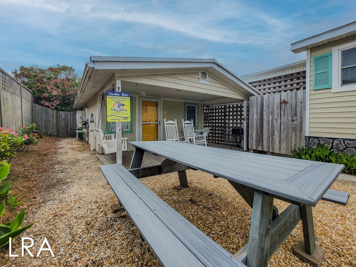 1005-B 1st St (The Roost [Int Ext Breezeway]) - watermarked-3