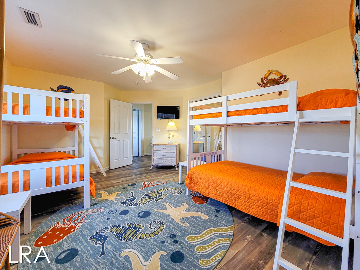 Twin Bunk Bedroom-09