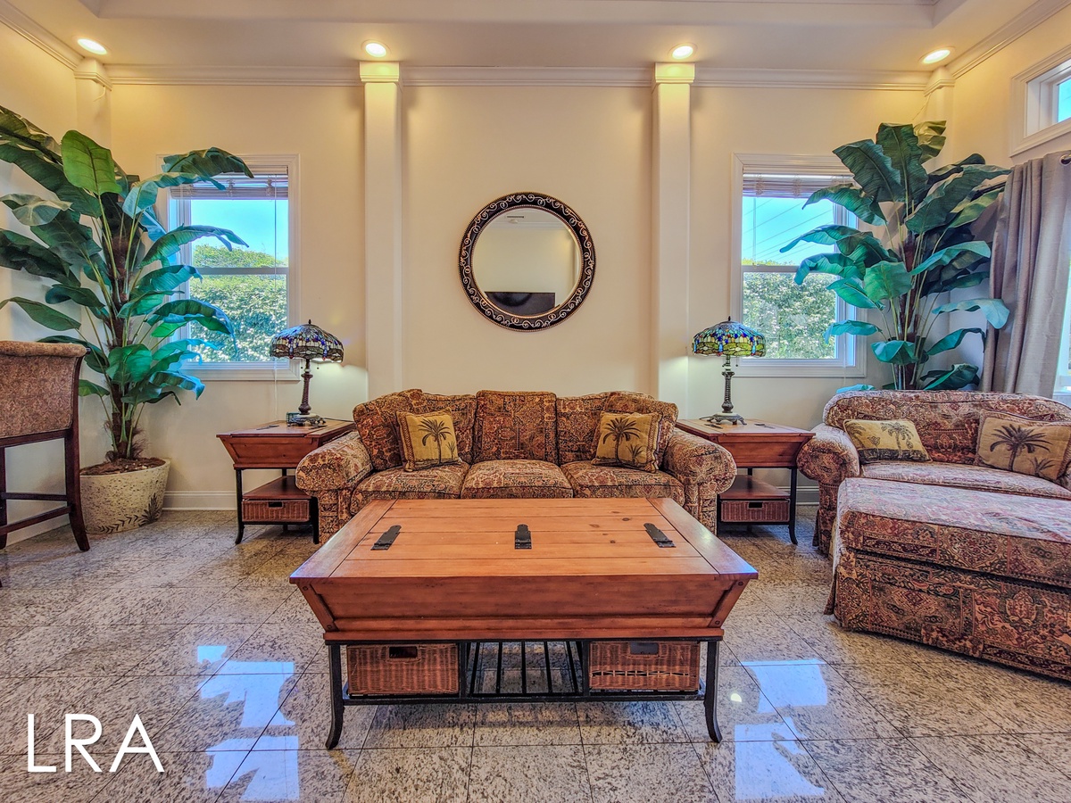 2717 S Shore Dr - Oceanside Manor (101)
