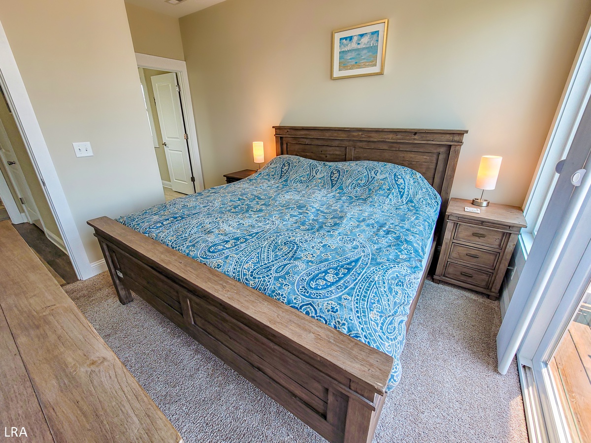 King Bedroom-07