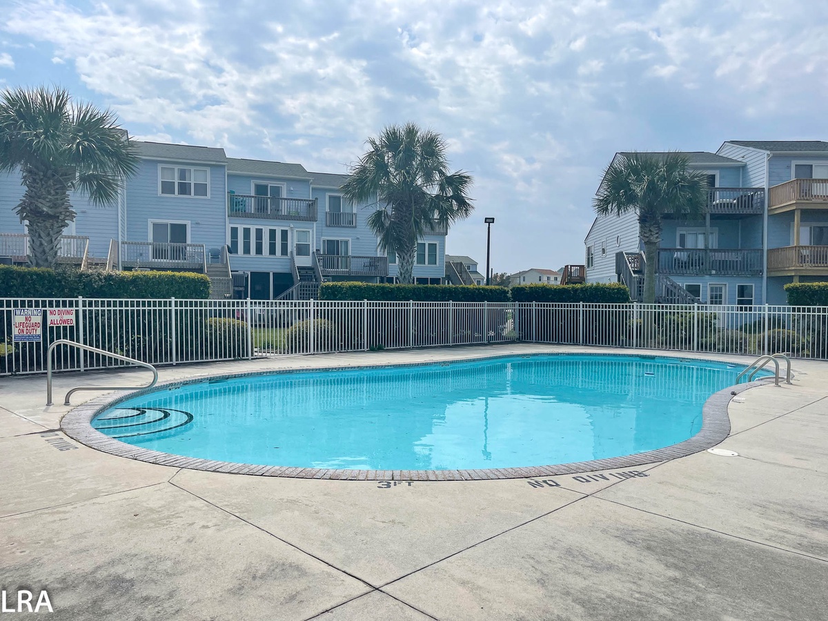 41. Makin Waves - 37 Bermuda Landing