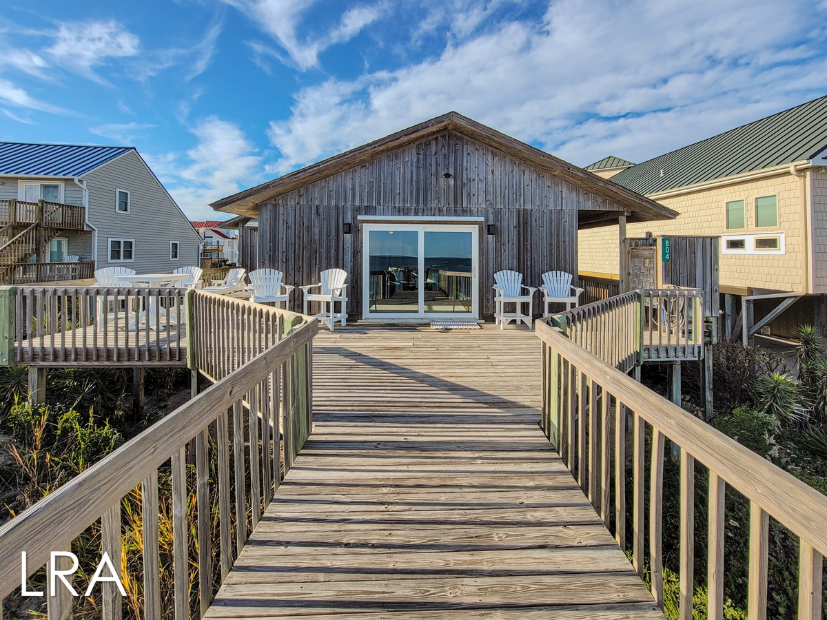 804 S Shore Dr (Beachy McBeach House [Int Ext Aerials]) - watermarked-39