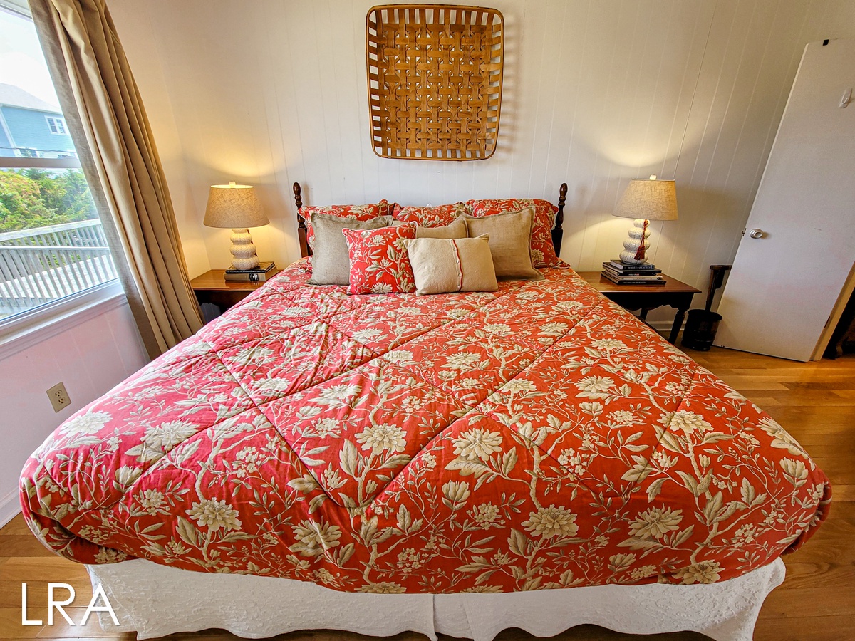 King Bedroom -10