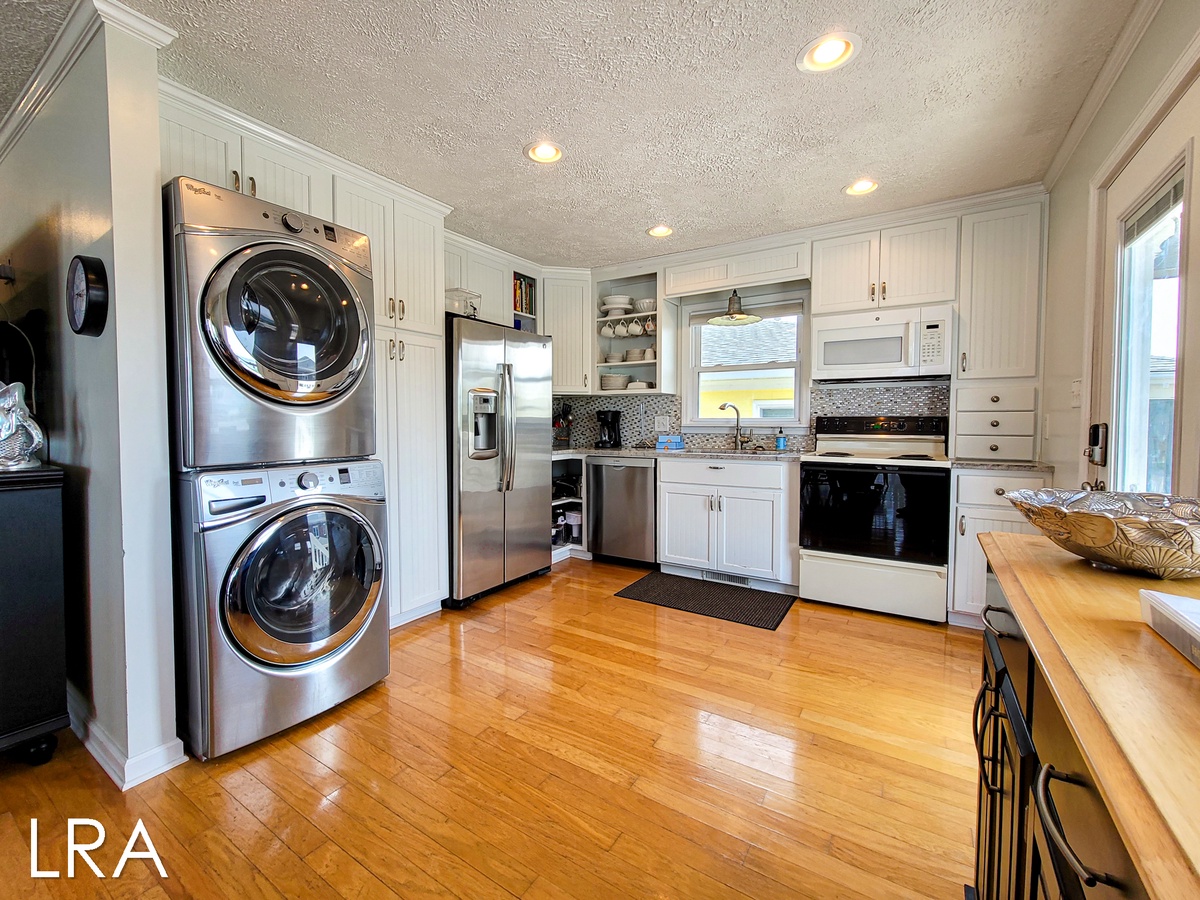 Washer and Dryer - 23