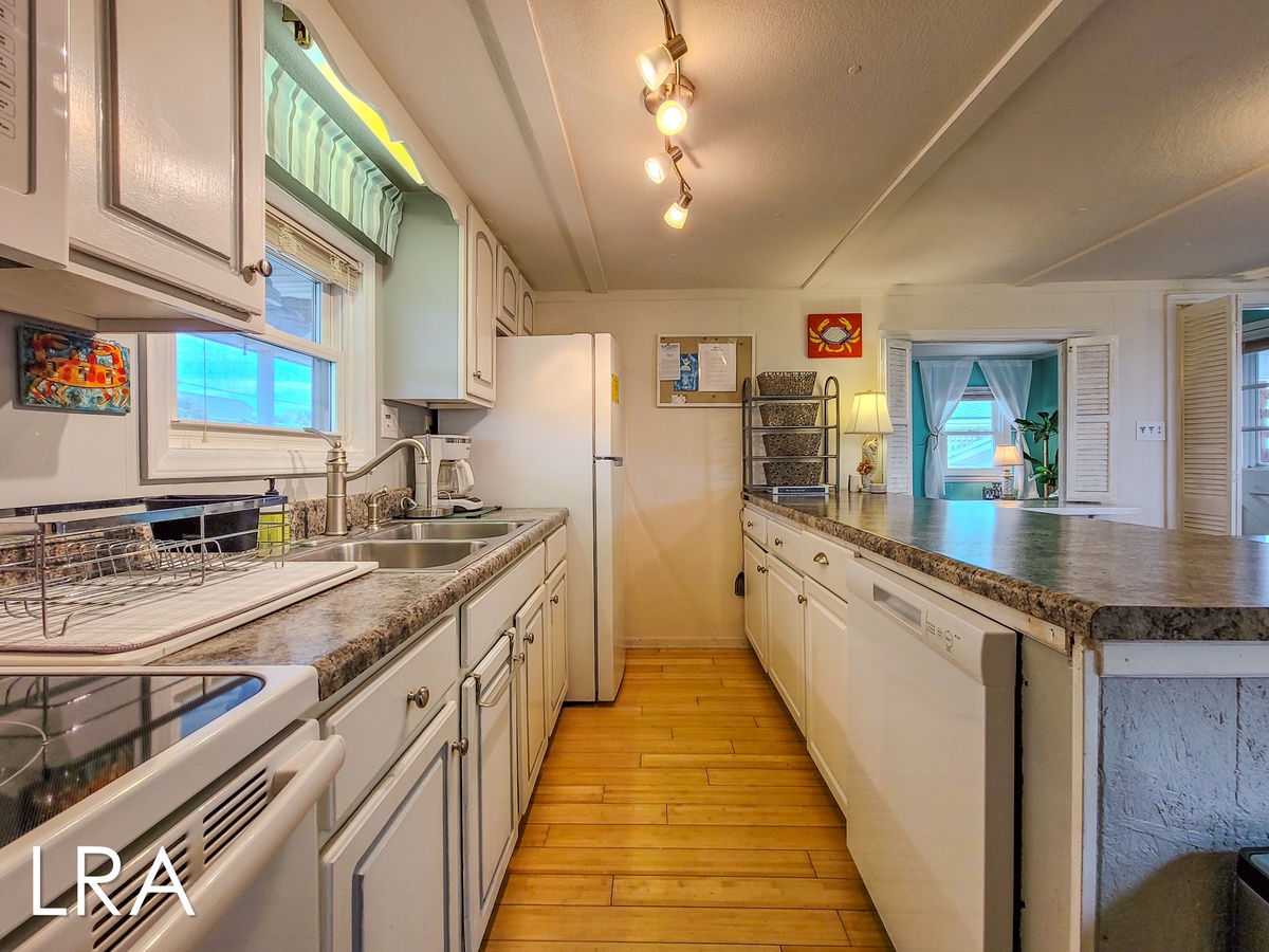 1005-A 1st St (The Cottage [Int Ext]) - watermarked-10