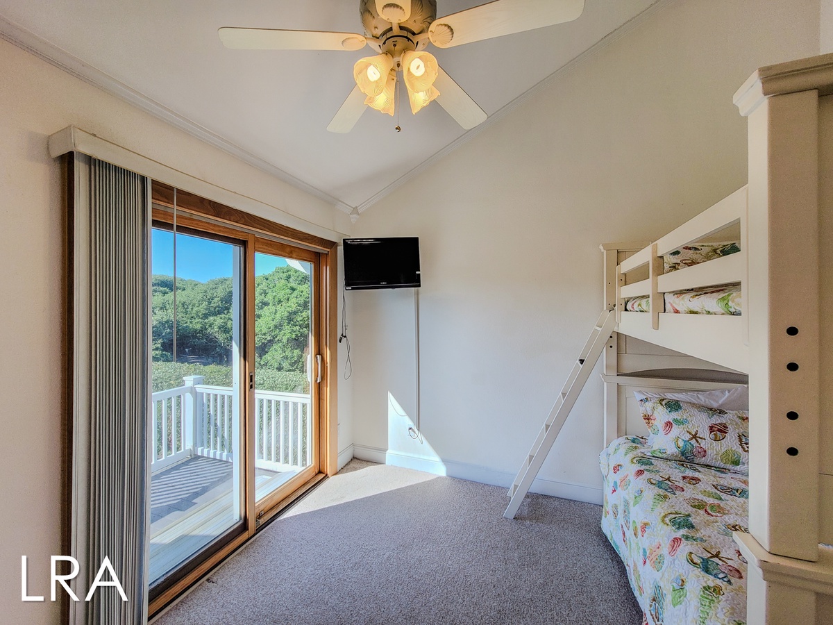 2717 S Shore Dr - Oceanside Manor (88)