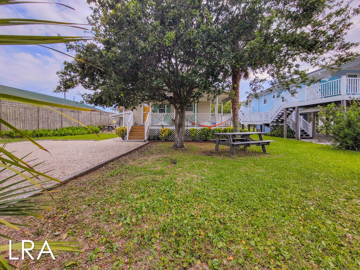 1005-A 1st St (The Cottage [Int Ext]) - watermarked-42