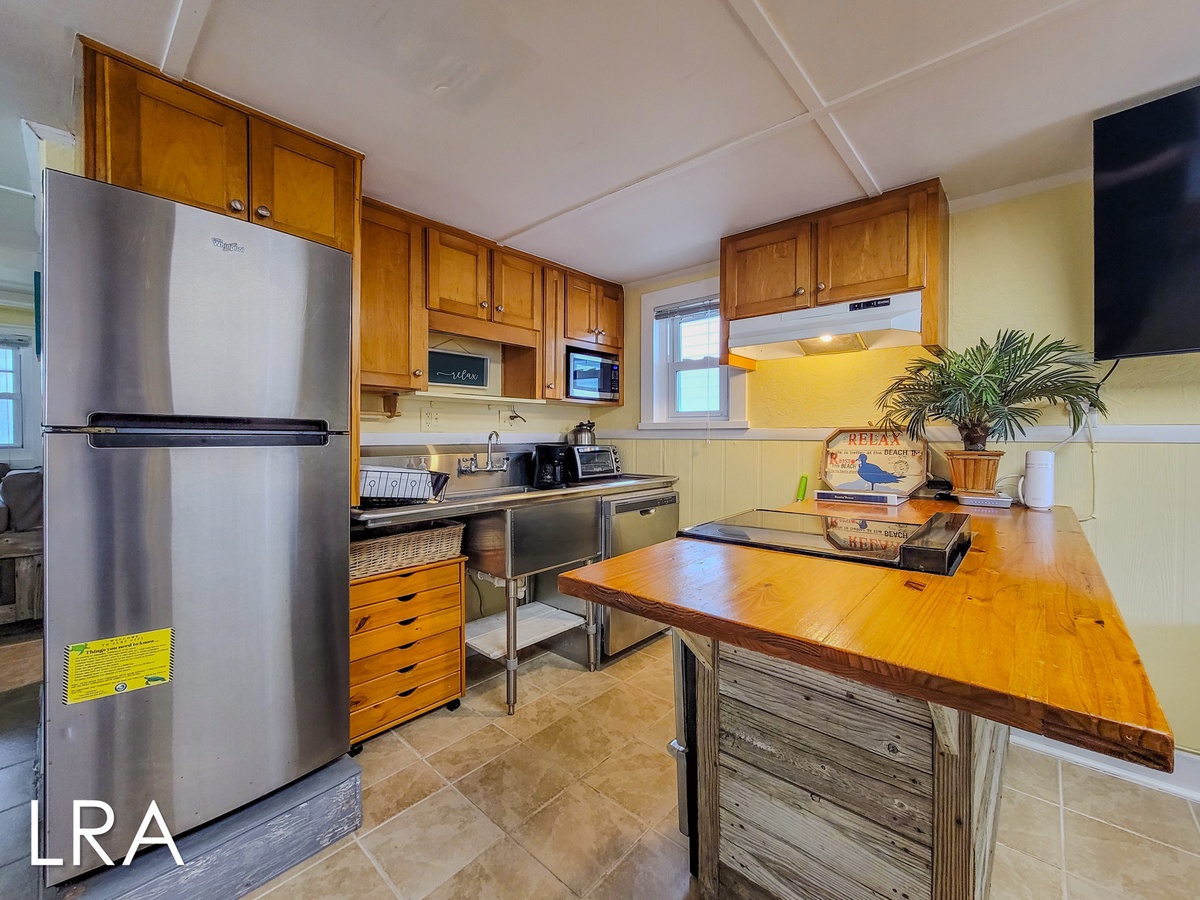 1005-B 1st St (The Roost [Int Ext Breezeway]) - watermarked-14