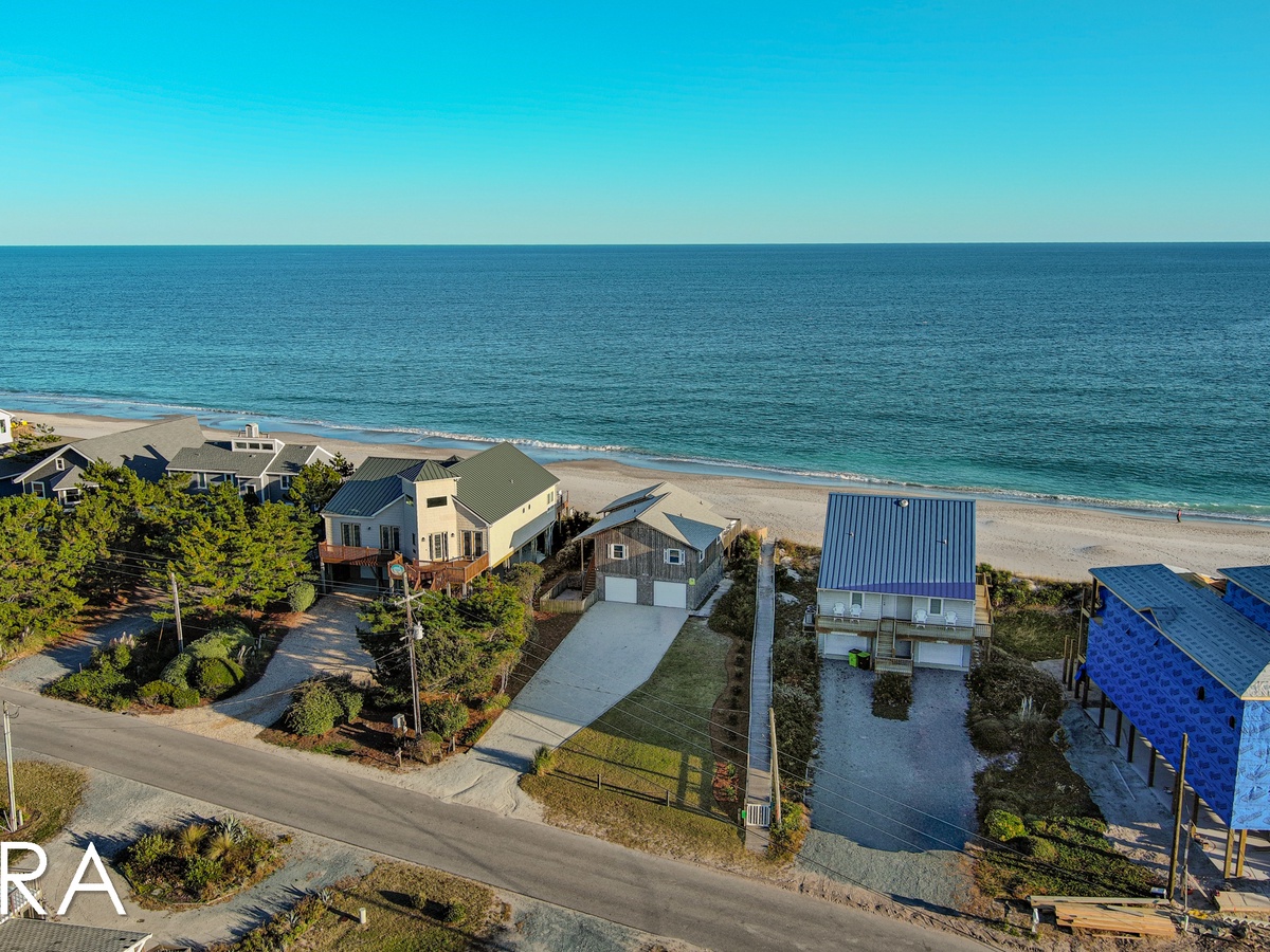 804 S Shore Dr (Beachy McBeach House [Int Ext Aerials]) - watermarked-45