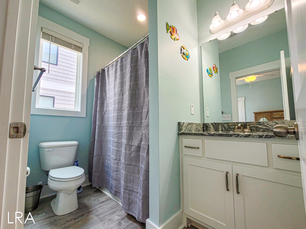 2nd Floor Queen Attached Bathroom-45