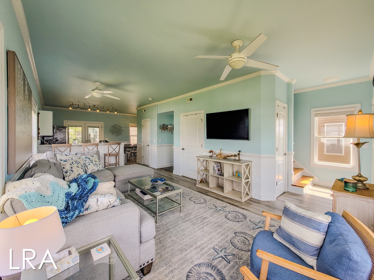 615-E N New River Dr (Coral Cabana [Int Ext Aerials]) - watermarked-19
