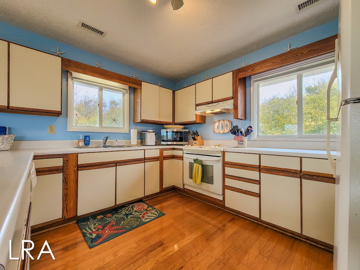 108 Loreen Dr (Double Vision [Int]) - watermarked-1