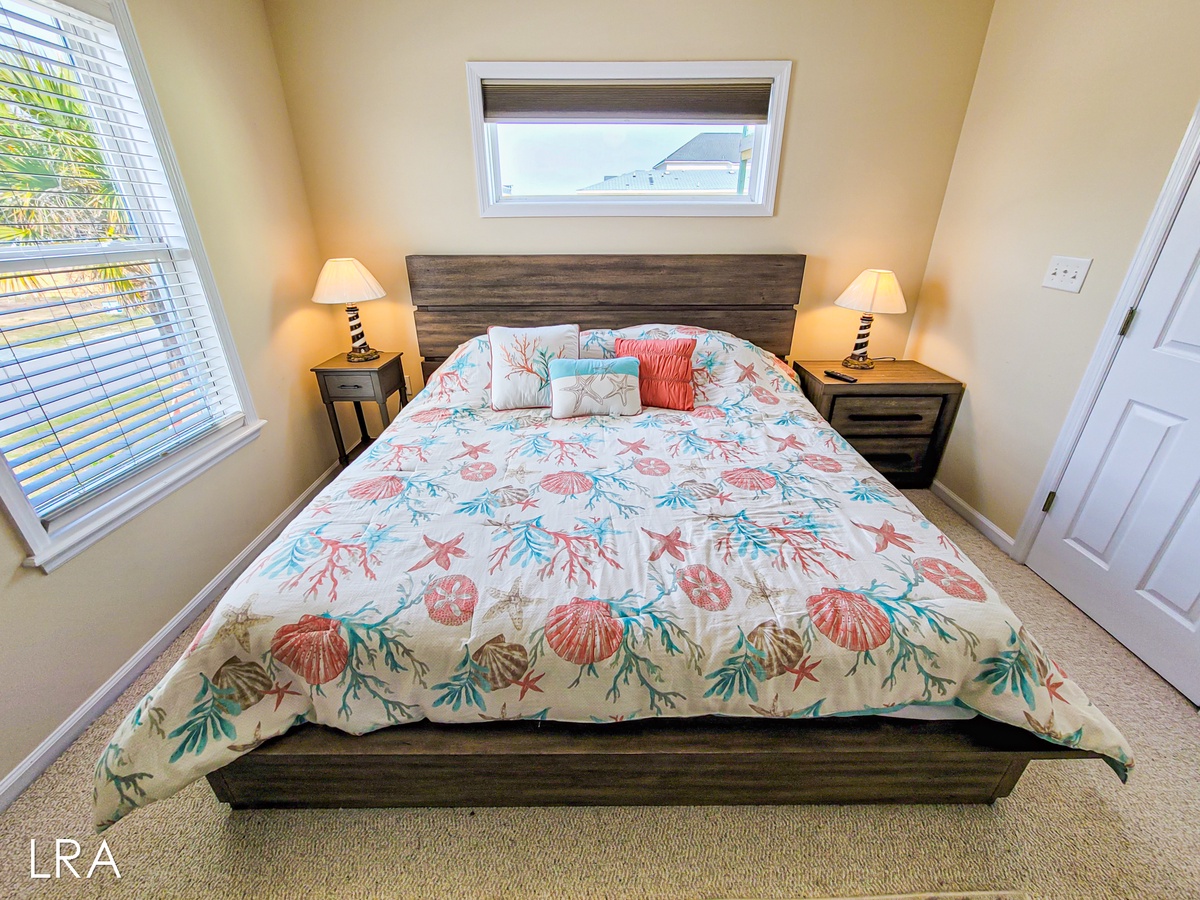 King Bedroom-30