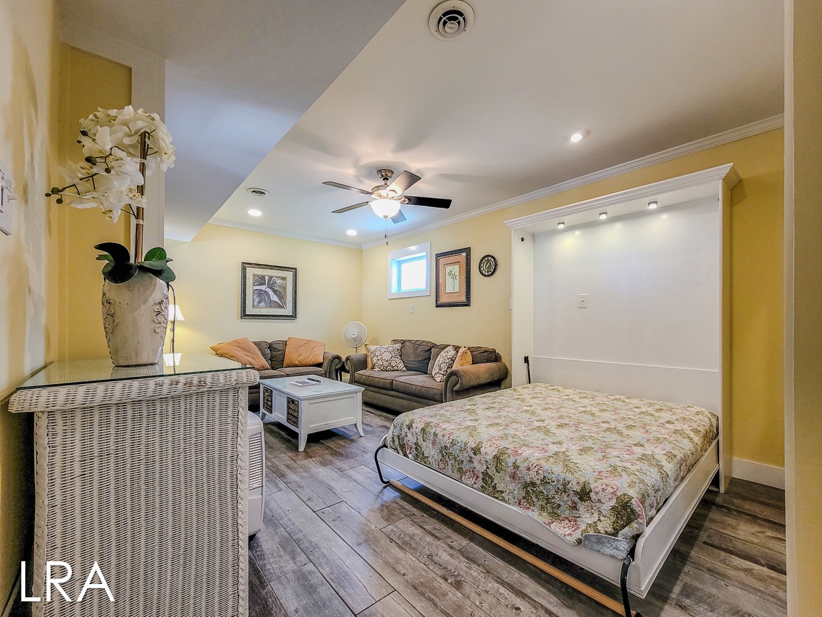 Living Area2 + Double Bed-08