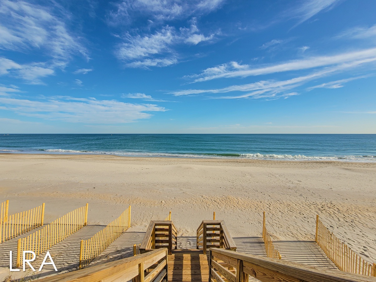 804 S Shore Dr (Beachy McBeach House [Int Ext Aerials]) - watermarked-38