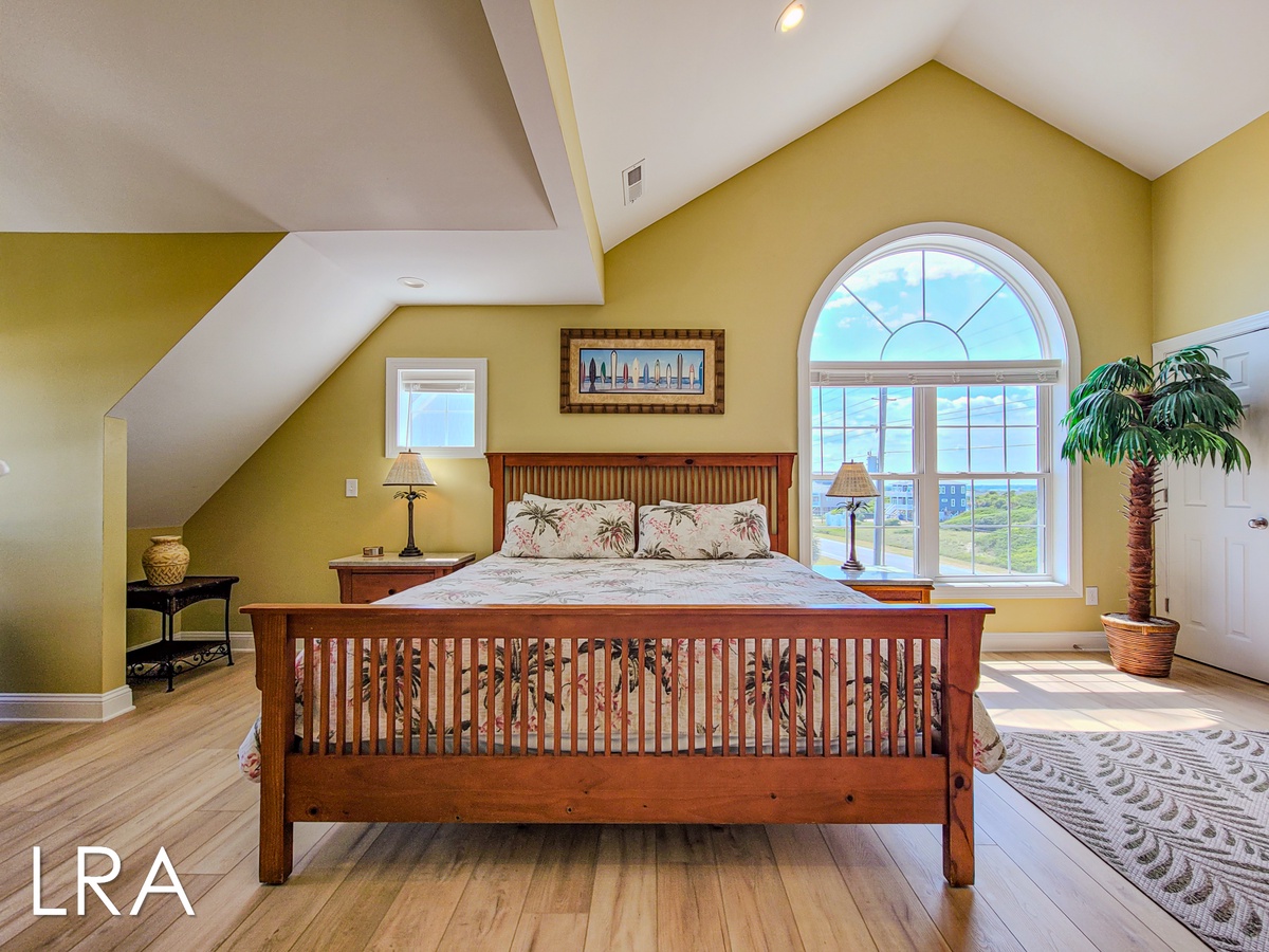 King Bedroom-37